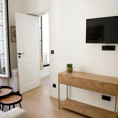 2p Au Coeur Du Vieil Αντίμπ